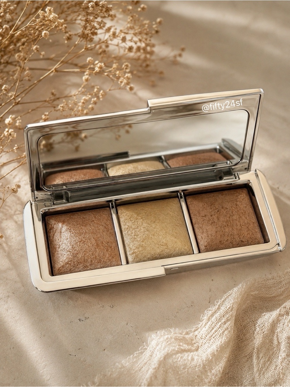 Hourglass Ambient Metallic Strobe Lighting Palette - Picture 7 of 7